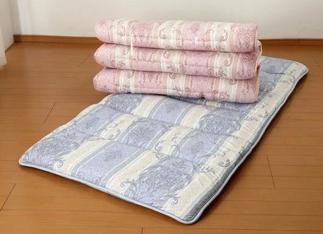 来客) コンパクト 六つ折り 軽量 敷布団