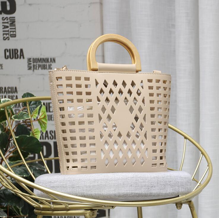 【全品送料無料】レディース ハンドバッグ 2way 木製ハンドル ブラック ブラウン 透かし マチあり かご..