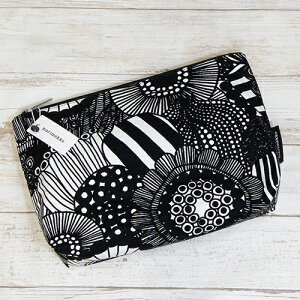 【2020年秋冬新作】 マリメッコ marimekko ポーチ Ruska Pieni Siirtolapuutarha cosmetic bag Siirtolapuutarha シイルトラプータルハ (190 ホワイト×ブラック) 045903 190 北欧 フィンランド