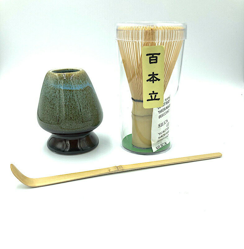 *竹泡立て器は抹茶を泡立てるための重要なツールであります. *この手作りの茶筅は細かい毛先に細工された天然の竹の1枚で作られています. *お茶の内側のまろやかを引き出し、泡状の泡の中に抹茶パウダーを泡立てするのに役立ちます. *抹茶泡立て器を作るために使用される竹の種類は、多くの場合、別の最も一般的な白の竹から手作りされています. *プロングの量も泡立て器する泡立て器とは異なります。抹茶を行うときに最良の結果を得るためには、抹茶泡立て器を購入することをお勧めします. ＊サイズ： 　茶筅:直径:6cm 高さ:11cm 　茶筅立て:幅:7cm 高さ:7.5cm 　茶杓:18cm ＊茶筅の穂数は94〜81本 ＊原産国:中国 ＊素材：竹 【下記をご了承の上ご検討くださいませ】 1.手動測定ですので、1〜2cmの公差がある場合があります。 2.モニターは同じように調整されていないため、コンピューターのモニターに表示される写真のアイテムの色がわずかに異なる場合があります。 理解したいです！ 3.特性上アイテム毎に形や色合い等が異なります。表面のひび(貫入)、釉薬を重ね塗りした際の気泡は陶器の特徴です。 4.商品によっては手造りのため、写真と色・かたちが若干異なることがございます。ご質問などございましたらお気軽にお問い合わせください関連商品はこちら