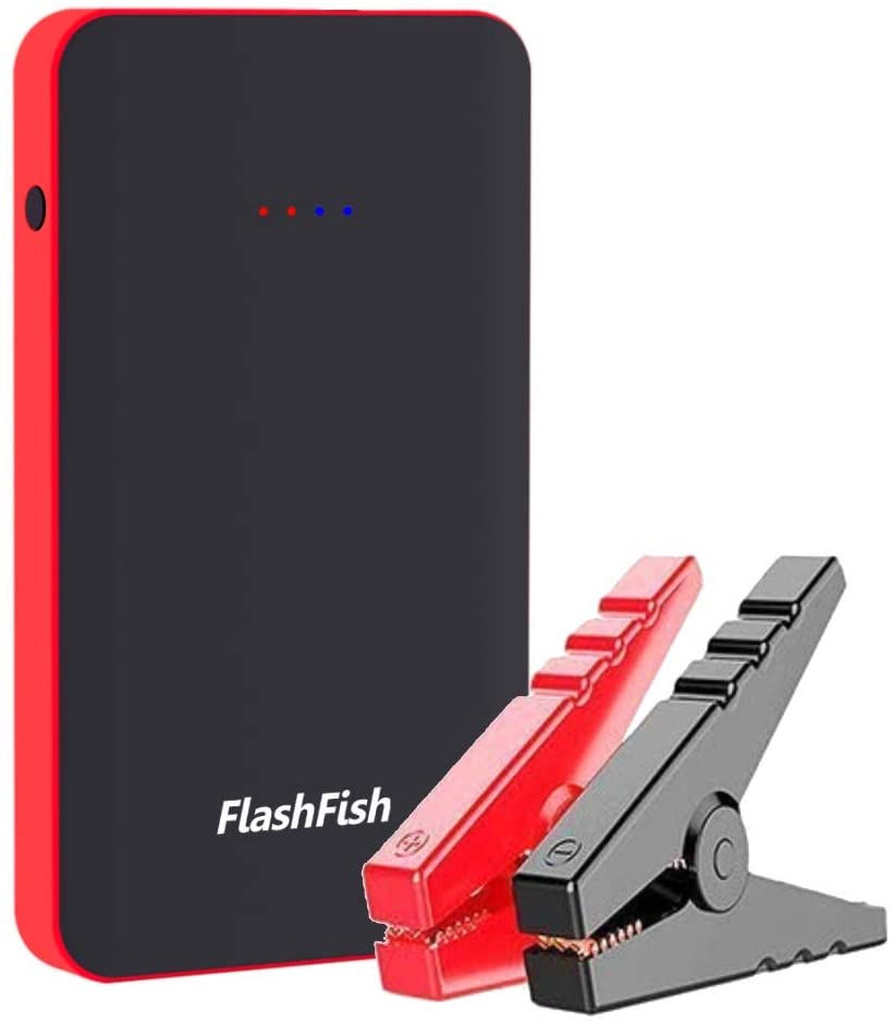 ・メーカー名:FlashFish ・スペック　:18*11.6*5.8cm;210g &#61623;1.【ジャンプスターター機能】8000mAh、400Ampのピーク電流で、離れた電子回路を最大20回までジャンプスタートできます。携帯電話やタブレット或いは他のデバイスを充電するには、USB で最大 2.1 Amp、12V出力ポートに 12V(容量8000mAh) を叶います。本製品はDC12V車専用です。2.0L（最大で2.5L）以下のガソリン車対応できます。&#9654;ご注意：充電する時、少しとも5V/2Aのアダプター充電器で充電したほうがいいです。5V/1Aのアダプター充電器で充電すれば、数時間も満充電にならない場合があります。 &#61623;2.【3in1機能】ジャンプスタートは車のバッテリー切れを治す用途だけでなく、スマホなどのモバイルやデジカメの充電ができるタイプのものが多いです。普段でも緊急時でも、モバイルツールの予備電源、懐中電灯及びジャンプスターターとして使用可能です。&#9654;本製品は充電完了すると、インジケーターランプが2つ赤と2つ青となっています。もしインジケーターランプが2つ赤だけ点灯すなれば、バッテリー残量が50％以下となりますので、車を始動しないでください。 &#61623;3.【LEDライト付き】暗い場所での作業や緊急時に便利な高輝度ホワイトLEDライトを搭載しています。USB給電によるスマホの急速充電ができる他、点灯・点滅・sos信号の3段階切り替えのLEDライトが搭載されていますので、地震などの災害発生時の防災用品として自宅に備え付けておくのにもおすすめです。 &#61623;&#160;4.【保護回路】優れた電池回路や安全性能を備えた本製品は、ユーザーおよび対象の機器をサージ電流やショートから守ります使用方法を誤った場合でも9つの保護機能(【短絡/逆接続/過放電/過電流/逆電流/低電圧/高電圧/温度/過充電】を搭載し、より安全にご使用いただけます。本製品を充電する方に、ACアダプターもしくはカーアダプターを利用することで、僅か4時間でフル充電可能です。 5.【18ヶ月保証付き】本製品は購入日より18ヶ月の保証を提供し、何か問題や初期不良などがございましたら、直接弊店にご連絡ください、キチンと対応いたします。【ご注意】内蔵バッテリーは保管中も自己放電によって徐々にその容量を失っています。 内蔵電池の容量が少ない場合があります。本製品をお買い上げ後、初めて使用する場合や2ヶ月以上使用しなかった場合は必ず充電してください。 ジャンプスターター 12v 車用 モバイルバッテリー 大容量 おすすめ エンジンスターター 車 バッテリー 車用バッテリー 急速 充電器 緊急始動 急速充電器 非常用電源 タブレット キャパシタ 緊急 軽量 8000mAh 12V ジャンプスターター 車用 バッテリー 急速 充電器 LEDライト付き コンパクト 大容量 バイク 自動車 スマホ タブレット バッテリー上がり 防災グッズ 停電対策 最大400Aジャンプスターター 12v 車用 モバイルバッテリー 大容量 おすすめ エンジンスターター 車 バッテリー 車用バッテリー 急速 充電器 緊急始動 急速充電器 非常用電源 タブレット キャパシタ 緊急 軽量 8000mAh 12V ジャンプスターター 車用 バッテリー 急速 充電器 LEDライト付き コンパクト 大容量 バイク 自動車 スマホ タブレット バッテリー上がり 防災グッズ 停電対策 最大400A