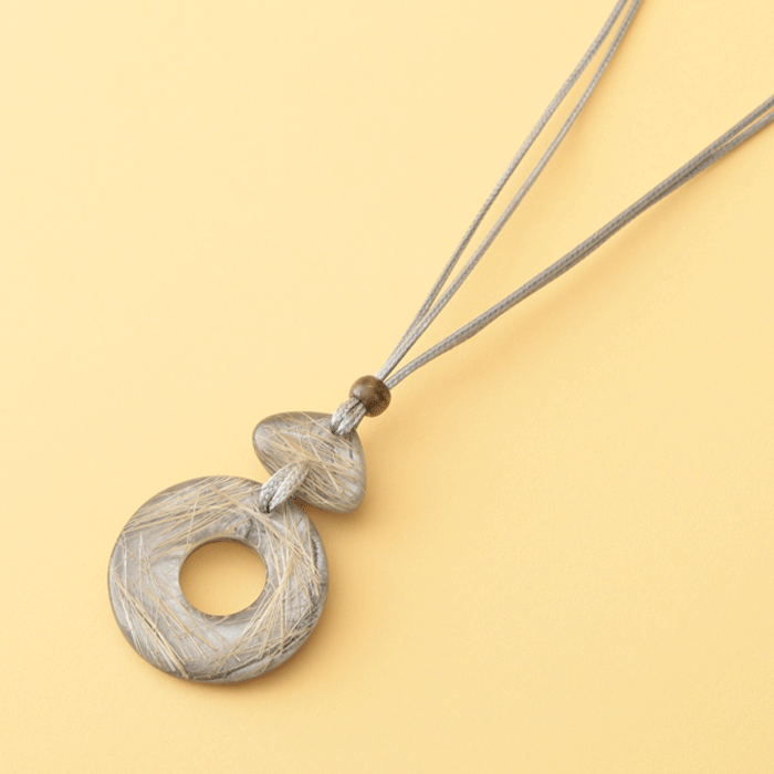 レジングラスドーナツネックレス レディース カジュアル かわいい ギフト プレゼント メーカー直送 東京かんかん アクセサリー 大振り 個性的 コーデのアクセント ハンドメイド