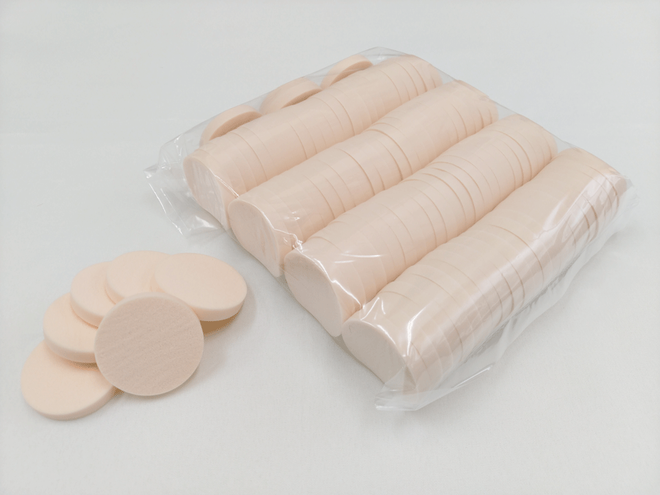 【業務用・使い捨て・ディスポ】テスター用ミニスポンジパフ100個 NR(天然ゴム)直径約35mm×厚み5mm (TP001)メイク スポンジ 使い捨て パウダー テスター お得 パフ 化粧 チップ 天然 ラテックス メンズ メンズコスメ 男性 化粧用具 OEM 製造 東京パフ