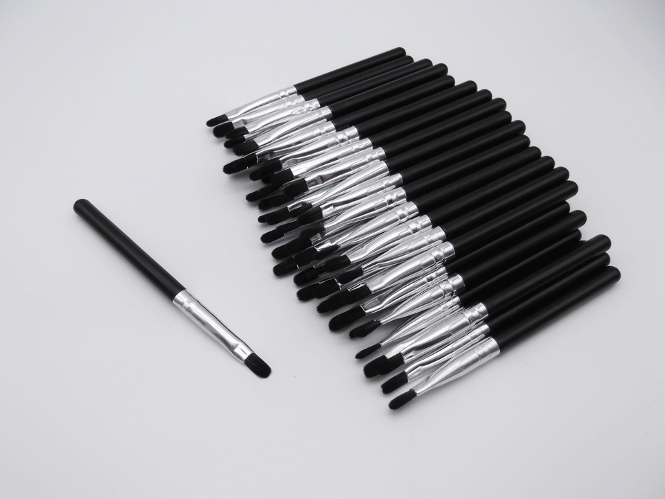 【業務用・使い捨て・ディスポ】リップブラシ 50本全長92mm 毛質PBT(TO-02)化粧 リップ ブラシ メイク 紅筆 刷毛 テスター 業務用 ネイル アートブラシ メンズコスメ コンシーラー 化粧用具 OEM 製造 東京パフ