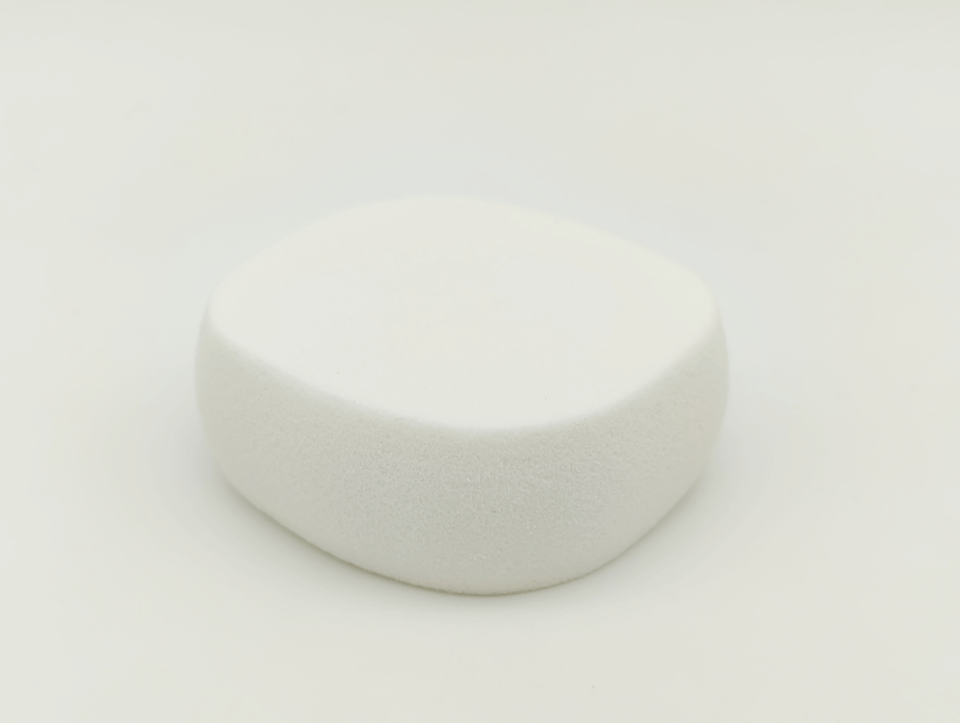 【数量限定・日本製】化粧用スポンジパフ1個約55mm x 49mm x 20mmTカラー：白　硬度FP43°　ホームユース用(F-324)化粧 メイク スポンジ パフ 化粧パフ 化粧スポンジ メイクパフ メンズコスメ 男性用化粧品 化粧用具 OEM 製造 東京パフ