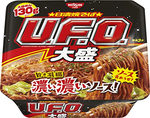 ・ 167グラム (x 12) ・原材料:油揚げめん(小麦粉、植物油脂、食塩、しょうゆ、香辛料)、ソース(ソース、糖類、植物油脂、還元水あめ、食塩、香辛料、ポークエキス、ポーク調味油、たん白加水分解物、香味油)、かやく(キャベツ、味付豚肉、青のり、紅生姜)/加工でん粉、カラメル色素、調味料(アミノ酸等)、炭酸Ca、かんすい、香料、酸味料、グリセリン、ベニコウジ色素、香辛料抽出物、酸化防止剤(ビタミンE)、炭酸Mg、ビタミンB2、ビタミンB1、(一部に小麦・乳成分・大豆・鶏肉・豚肉・りんご・ゼラチンを含む)・商品サイズ(高さx奥行x幅):50cm×36cm×14cm・パッケージ重量: 2.74 kg・サイズ: 167グラム (x 12)商品紹介 1976年に発売したロングセラー旨さ凝縮、濃い濃いソース! が旨い、日清焼そばU.F.O. コシの強さが特徴の食べごたえのある中太麺に、ローストした香りが立ち、ソースとポークの旨味・酸味・そしてスパイス感がしっかりと堪能できる濃厚ソースが特徴です。 具には、大切りキャベツに炒めた豚肉を使用しコクをアップ。別添で青のりと紅生姜のふりかけ付です。 お湯の目安量 460ml 原材料・成分 油揚げめん（小麦粉、植物油脂、食塩、しょうゆ、香辛料）、ソース（ソース、糖類、植物油脂、還元水あめ、食塩、香辛料、ポークエキス、ポーク調味油、たん白加水分解物、香味油）、かやく（キャベツ、味付豚肉、青のり、紅生姜）／加工でん粉、カラメル色素、調味料（ア※配送に関しての重要事項※・ギフト梱包、のし等は不可となります。・お客様都合で商品発送作業以降のキャンセル不可となります。・弊社提携先倉庫からの発送商品は配送システムを一元管理しており、輸送箱に異なるサイトのロゴが記載されている場合がございます。その為、配送間違いと思われる場合もございますがお受け取りいただきます様お願い致します。※不在時の場合も同様の不在連絡票（再配達）となります。・領収書の発行はシステム上ご注文履歴からお客様ご自身での発行となります。※その他重要事項※商品はメーカーリニューアルが行われた場合、順次パッケージ変更品等でのお届けとなります。商品画像が旧パッケージ等の場合がございますがご了承頂きますようお願い申し上げます。