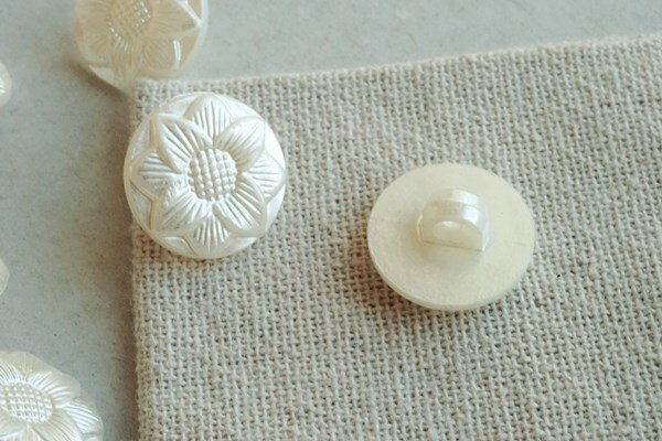 花 ボタン 単位一個 クリーム色