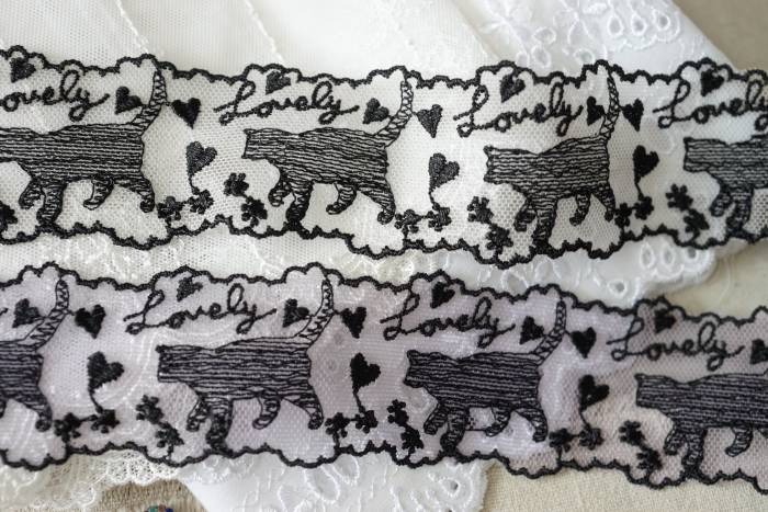 LOVELY　ネコ　刺繍　チュールレース　幅43mm　単位1m　全二色