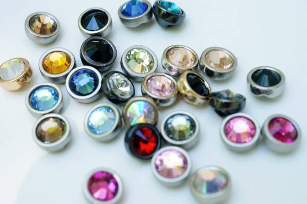 キラキラ　丸い　合金　ボタン　直径8mm　単位一個　全23色