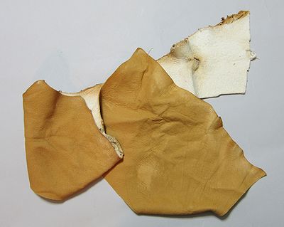 いぶし革(甲手部分修理用の革)