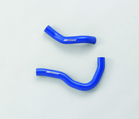 スプーンスポーツ SPOON SPORTS 商品名：SEP RADIATOR HOSE （SEPラジエーターホース） メーカー：ホンダ / HONDA車種：CIVIC適応型式：FD2後期エンジン型式：K20A販売単位：セット特記事項／備考：商品コードNo.：19500-FD2-000スプーンでは厚肉SEP材でレース用アルミパイプと同様に耐変形性の高い車種専用品を作成しました。発送詳細:お支払方法は「お買いものガイド」をご確認ください。納期・在庫:メーカーお取り寄せや受注生産品のため、お急ぎの場合は事前にお問い合わせください。ご注文後のキャンセル、商品変更等に関しては一切お受け出来ません。商品情報は予告なく廃盤、仕様変更になる場合がございます。ご購入の前に、車両型式、エンジン型式、駆動方式、年式、グレード等を車検証及びコーションプレート等でご確認いただき、メーカーホームページで車種適合に誤りがないか必ずご確認ください。掲載画像はイメージ画像です。車種により形状等異なり、実際の商品とは違う場合が御座いますので、予めご了承下さい。