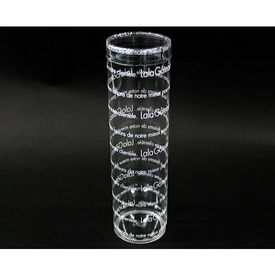 φ50×H180mm フタ付き 仏語のデザインがおしゃれなスリムな透明円筒ケースです。クッキー、キャンディーなど小さめのお菓子に。耐熱性ではありません。管理番号：240211-1■詳細：◆材質：PET(ポリエチレンテレフタレート)◆乾燥剤使用可。◆耐熱性ではありません。■販売者：株式会社富澤商店/東京都町田市小山ヶ丘3丁目22-9◆商品の在庫・販売状況について◆ ・諸事情により、予告なく販売終了になる場合がございます。予めご了承ください。 ・当サイトに掲載されている商品は、ご購入可能な状態にあっても必ずしも在庫を保証するものではありません。予めご了承ください。