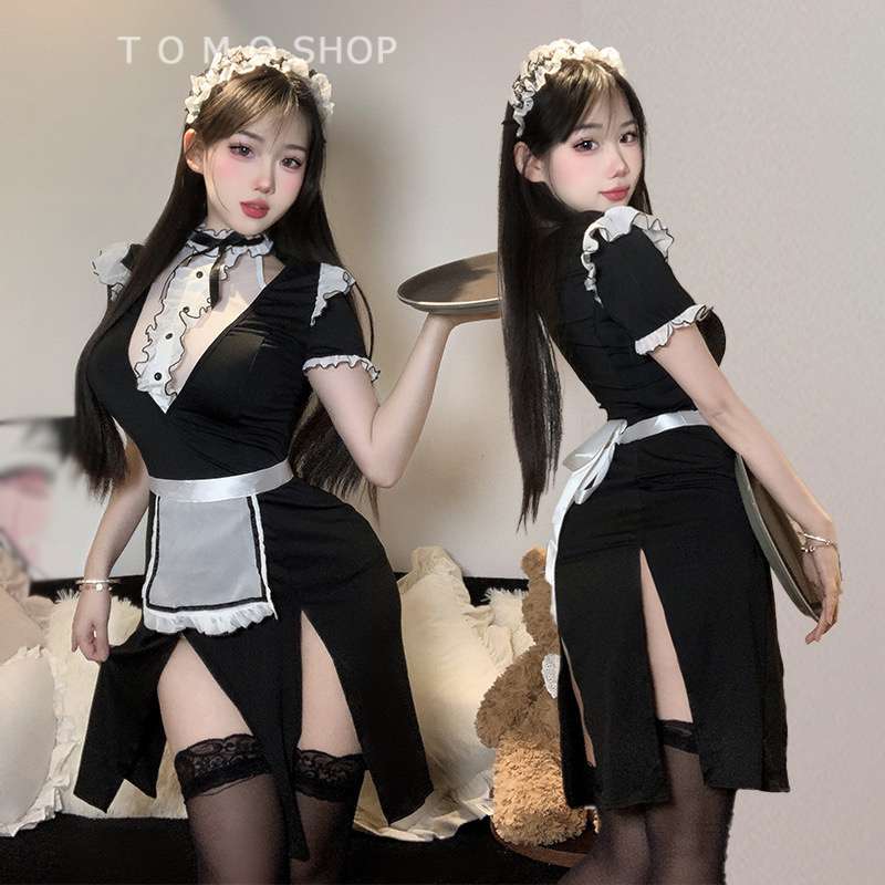 即日出荷、(商品名は衣類)中身がわからない梱包でお届け このセクシーなメイド服は、エプロン付きの半袖デザインで、メイドカフェやカフェ店員の雰囲気を演出します。 黒色のワンピーススタイルに白い襟がアクセントとなり、クラシックでありながらモダンな印象を与えます。ふとももが露出するスリットがセクシーさを引き立て、大人の女性にぴったりのアイテムです。ストレッチ素材を使用しているため、動きやすく快適な着心地を提供します。ハロウィンの仮装や特別なイベントでの使用に最適で、ゴシックや魔法少女の要素も取り入れたデザインが特徴です。このメイド服は、あなたのスタイルを一層引き立て、特別なシーンでの存在感を高めます。 セット内容：カチューシャ、ワンピース、エプロン、Tバック フリーサイズ（約cm） 丈94肩部から、バスト～84対応、ウエスト～74対応 ・首後ろホックで開閉可 ・フロントボタン開閉不可 ・上から被って着用するタイプ ・エプロン：バック結び紐タイプ ・ブラック×ホワイト ・ポリエステル他 ※注意事項：入荷のタイミングにより、仕様が若干変更する場合があります。色合いはモニター環境により若干の誤差が出ます。実寸はメジャー採寸の為、若干（2cm~4cm）の誤差が生じる場合があります。海外生産の為、縫製に僅かなホツレ、キズ、汚れがある場合がございますので、予めご了承下さい。納品後の、画像・色・花柄・サイズ違い等のイメージ違いのキャンセルや返品はお受け致し兼ねます。 ※商品によっては他店舗で在庫を共有しております。在庫管理を行っておりますが、ご購入のタイミングや在庫更新の時間によりお買い求め頂いた商品が欠品となる場合もございます。大変ご迷惑をお掛けする場合がございますが、ご了承下さいませ。 関連商品はこちら 関連キーワード エプロン かわいい エプロン 大きいサイズ エプロン 可愛い エプロン セクシー 白いエプロン エプロン ワンピース メイドエプロン カチューシャ付き メイド 緒過激 メイド服 セクシーランジェリー エプロン 大人 レース フリル リボン 編み上げ オープンスタイル オープン下着 エプロン ランジェリー セクシー衣装 過激コスプレ エロ衣装 エロい エロい服 エロ コスプレ エロ エプロン セクシー エプロン 過激 エプロン 透け感 スケワンピース ノースリーブ 袖なし 襟あり シャツえり エリ 襟 レオタード コスプレ ハイレグ ゴスロリ ロリータ ワンピース ゴシック こすぷれ セクシーコスプレ衣装 ハロウィン 仮装 コスチューム イベント 制服コスプレ ハロウィンコスプレ 通販 かわいい 可愛い セーラー 制服 リボンタイ 衣装 アニメ アイドル イベント 余興 仮装 大人セクシー 大人向け コスプレ コスチューム 衣装 セクシーメイド コスプレ ランジェリー 下着 セクシーランジェリー ベビードール セクシーランジェリー セット 勝負下着 セクシー セクシー コスチューム コスプレ ランジェリー下着 コスプレ 超過激セクシー コスチューム 超過激 透け透け ランジェリー ショーツセット ショーツ セット tバック レディース 勝負 可愛い Tバックパンツ エロ 可愛い インナー 美しい 紐 ひも ヒモ プレイ ナイツ 夜 黒 白 プレゼント ストレッチ レース 花柄 下着 通販 可愛い下着 セクシーTバック セット レディース セット エロい下着 穴あき下着 女性 下着