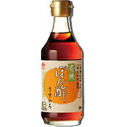 商品名 有機ぽん酢　うすいろ 容量 300ml 原材料 有機醤油（本醸造）、有機純米酢、有機砂糖、ゆず果汁、食塩、かつおエキス、こんぶエキス、魚介エキス 商品説明 　 有機ぽん酢　うすいろは、有機JAS規格にそって有機丸大豆うすくち醤油をベースに高知県産の実生のゆずの果汁と魚介エキス類で味を整えました。 マイルドな味わいのうすいろタイプですので、お料理の味や色をそこなうことなく一層おいしくいただける有機ぽん酢うすいろです。 賞味期限 製造日より360日 保存方法 直射日光・高温多湿を避けて保存してください。 メーカー チョーコー醤油 区分 日本製 広告文責 株式会社アリス　03-3856-5222