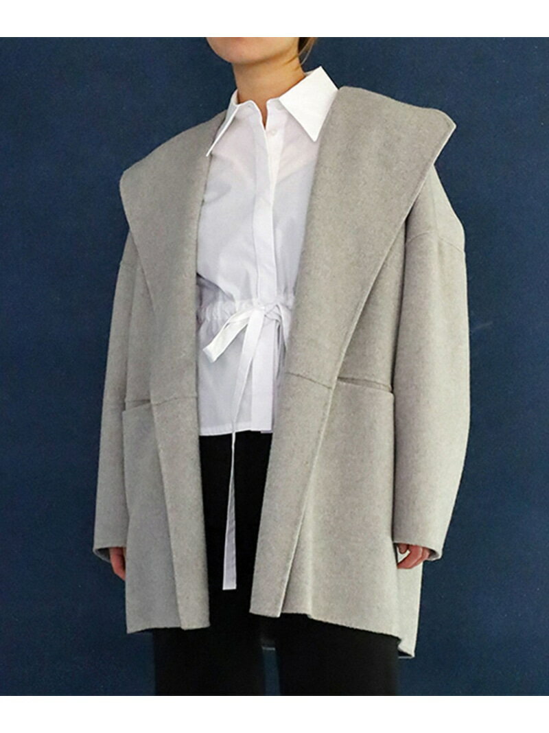 ダブルフェイスメルトンビーバー ウィングカラーコート DES PRES トゥモローランド ジャケット・アウター その他のジャケット・アウター ホワイト グレー【送料無料】[Rakuten Fashion]のサムネイル