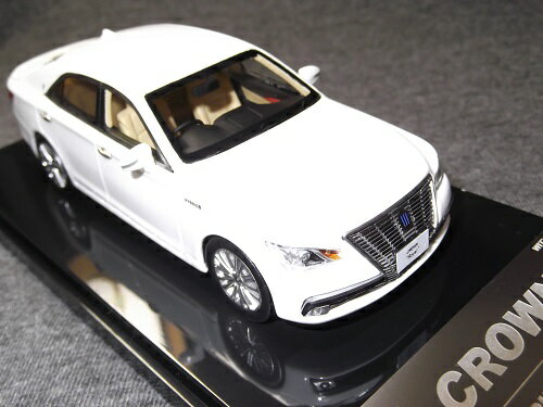 ミニカー　WIT'S CT532 1/43 CROWN Hybrid Royal saloon white Pearl Crystal Shine　クラウン