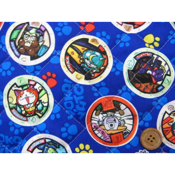 2015年　妖怪ウォッチ柄　オックス生地　（紺地） キルト【長さ1mまでメール便発送可能】 (入園入学 レッスンバッグ シューズ入れ 座布団カバー ポーチ インテリア カバーリング 手作り 手芸 ハンドメイド)