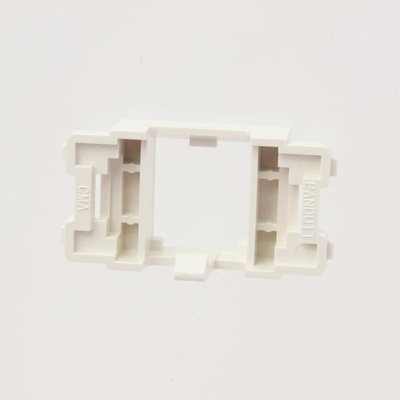 パンドウイット JISプレート用シャッターなしアダプタ オフホワイト CMAIW-X