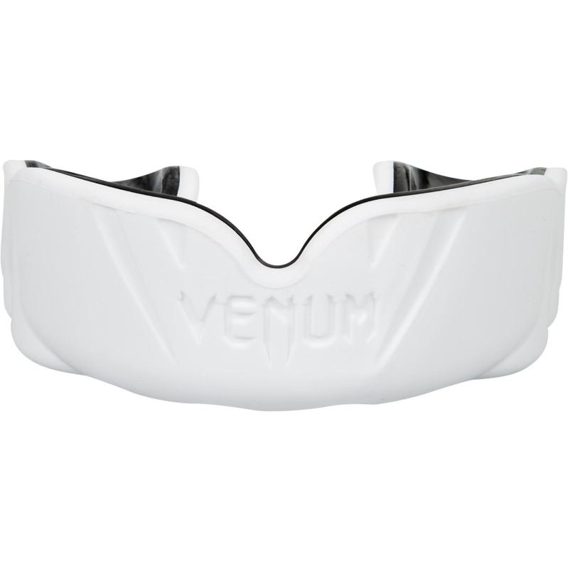 Venum Challenger マウスガード - アイス/ブラック次世代フィットジェルフレームで、より調整しやすく快適な装着感を実現します。トレーニング中の最適な呼吸をサポートする先進的なデザイン。高密度ラバーフレームで、衝撃管理が向上し...