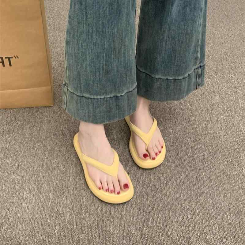 サンダル レディース ぺたんこ 歩きやすい フラット 羊革 レザー トングサンダル スリッパ 外履き ファッション カジュアル 春夏 黒 ブラック ベージュ レッド ブルー イエロー