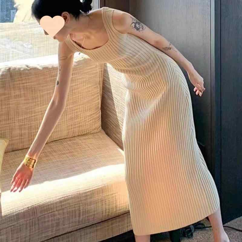 ワンピース レディース 杏色 ノースリーブ ニット キャミソール ロングワンピース 細見え スリム タイ..