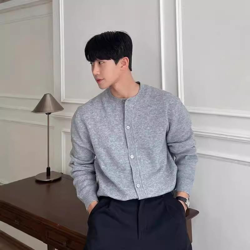 ニットカーディガン メンズ 韓国風 無地 ラウンドネック 長袖 トップス 普段使い 秋冬 灰色 黒 ブラック 紺 ポリエステル