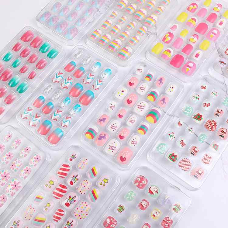 ネイルチップ キッズ クリスマス 子供用 つけ爪 付け爪 デコレーション 短め かわいい 星 スター 浮き彫り ギフト プレゼント(4)