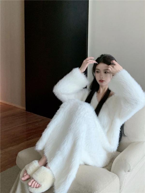 ニットワンピース レディース 秋冬 Vネック マリンモヘヤ ゆったり 長袖 ロングワンピース Aライン 無地 白 緑 黒 ピンク系 きれいめ 上品 文艺复古 中国風