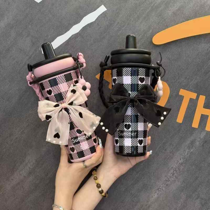 水筒 レディース メンズ ステンレス 保温 保冷 大容量 720ml かわいい おしゃれ 直飲み ストロー付き オフィス 学生 ピンク 銀 黒 白 緑 青 軽量