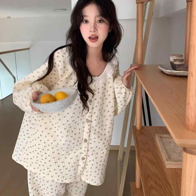 パジャマ レディース 秋冬 長袖 上下セット 部屋着 ルームウェア 綿 厚手 暖かい フラワープリント レース ラウンドネック 韓国風 かわいい 快適 睡眠 保温性 ポリエステル