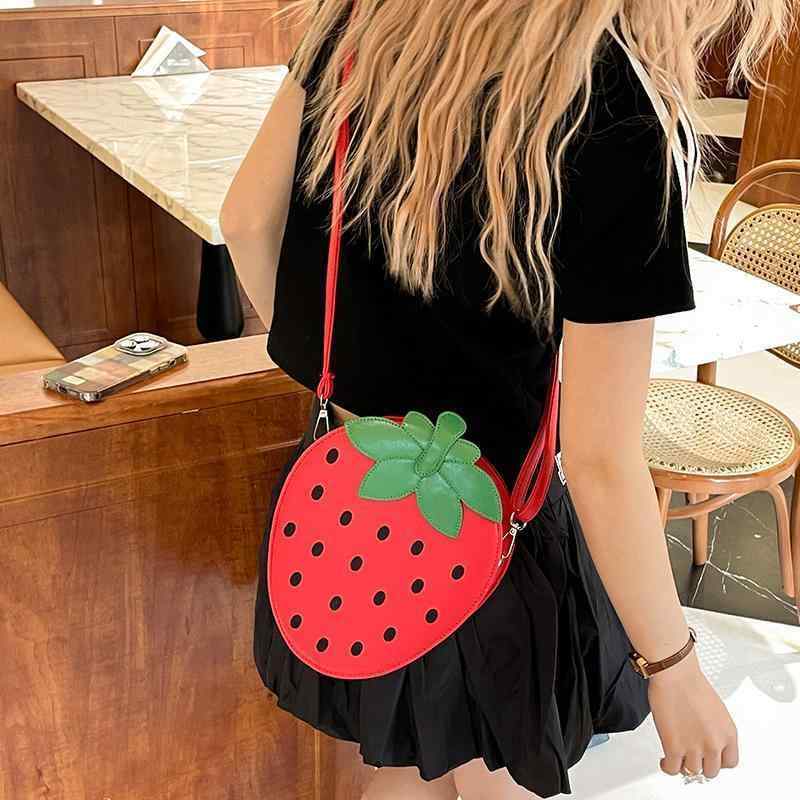 バッグ レディース 小さめ 斜めがけ かわいい いちご柄 カートゥーン 子供 女の子 ハンドバッグ PU ポ..