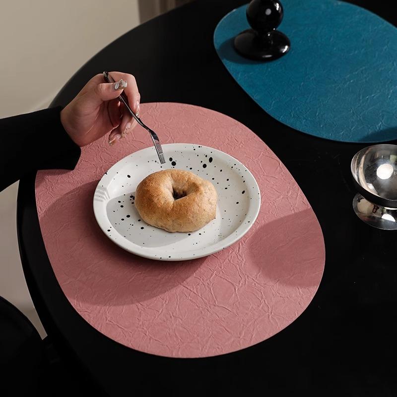 ランチョンマット 防水 防油 撥水 汚れ防止 断熱 滑り止め デスクマット 食卓マット レザー ブルー ブラウン イエロー ピンク系 円形 現代風