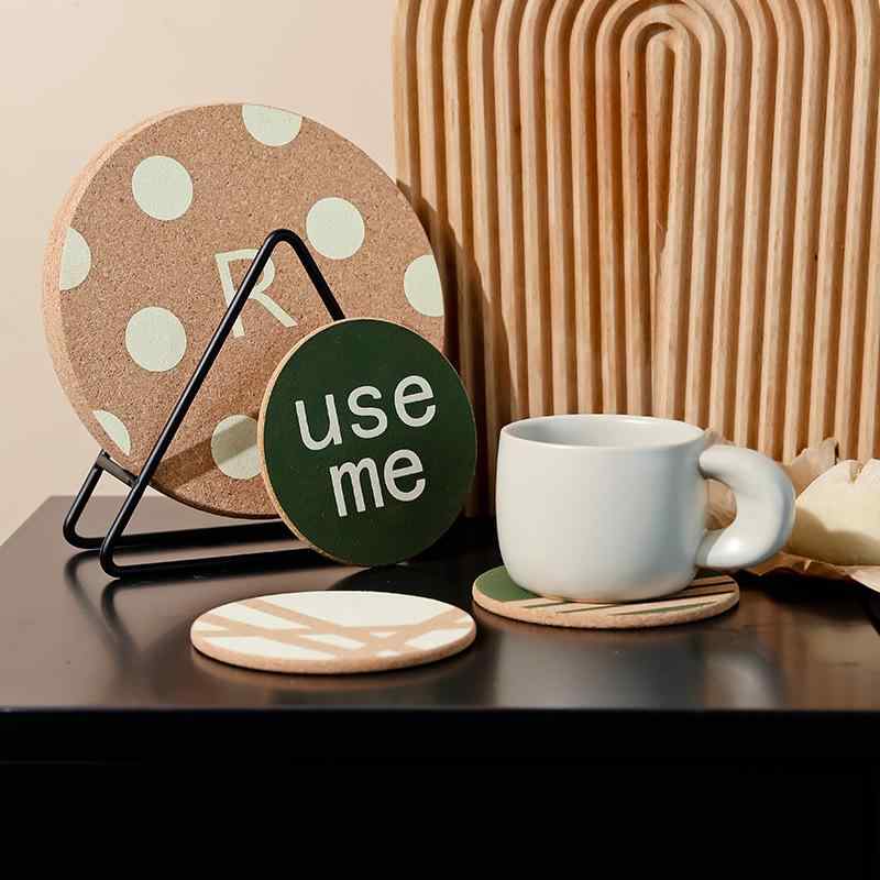 コースター 北欧 幾何学模様 英語 パターン 鍋敷き 断熱マット グリーン ピンク ホワイト ベージュ 丸形