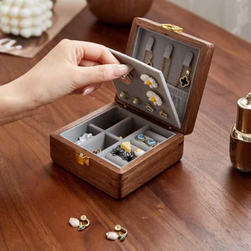 ジュエリーボックス レディース 多機能 木製 コンパクト ネックレス ピアス イヤリング 指輪 収納 胡桃木