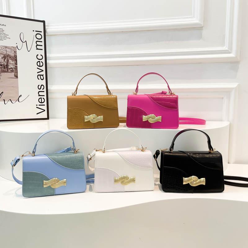 ハンドバッグ レディース ショルダーバッグ 斜め掛け PUレザー 横型 無地 通勤 かわいい 韓国ファッシ..