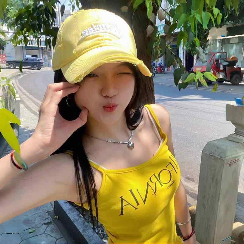 野球帽 レディース 春夏 ワイドブリム ダメージ加工 刺繍ロゴ キャップ 小顔効果 帽子 メンズ ベージュ ブラック ピンク系 UVカット 日焼け防止