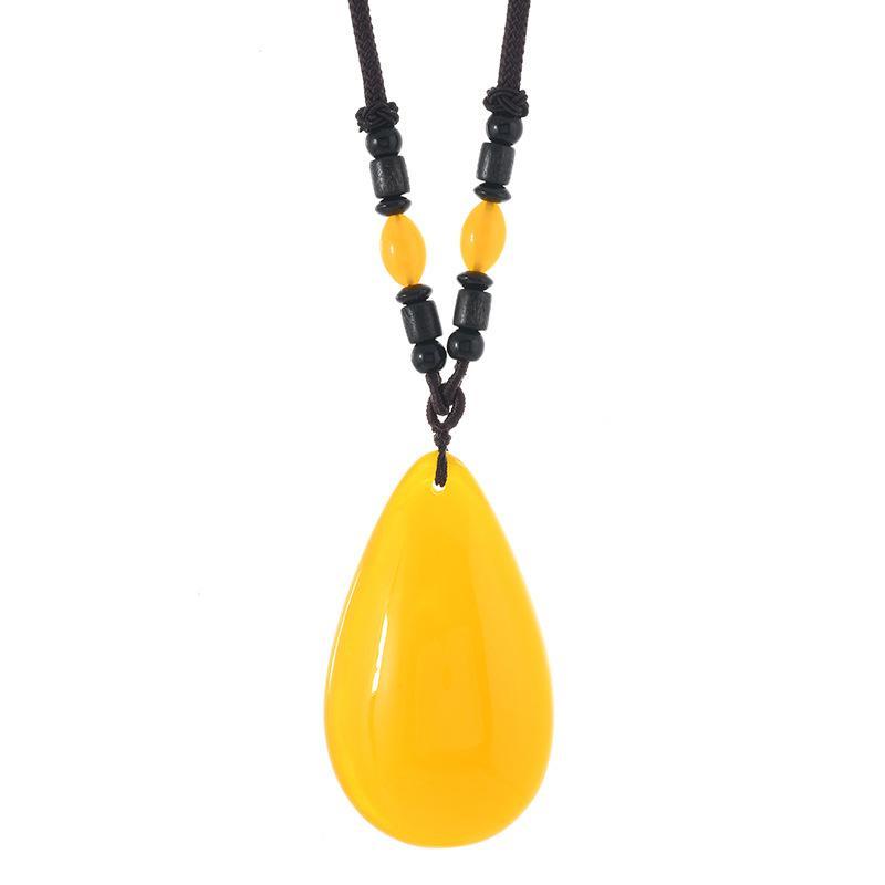 ネックレス 男女兼用 琥珀 蜜蝋 鶏油黄 無事牌 貔貅 ペンダント レトロ ロング 毛衣链 アクセサリー エスニック 水滴 ラウンド スクエア ドロップ 縁起物