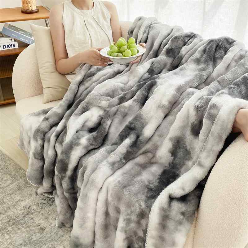 毛布 ひざ掛け 韓国風 フェイクウサギ 厚手 再生繊維 ミルクベルベット調 サンゴフリース オフィス 昼寝 肩掛け ブランケット ソファカバー 無地 春夏秋冬