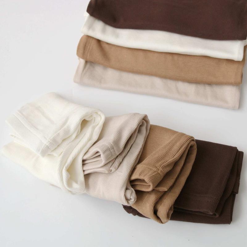 ・安全等級: A類・生地名称: 綿・対象: 男女兼用・色: 白色、ベージュ・対象年齢: 1～3歳・ミシン針数: 15～16針/3cm・スタイル: 韓国風・適合身長: 80cm、90cm、100cm、110cm、120cm・主素材: 綿100%・厚さ: 普通・柄: 無地・機能: 静電気防止、紫外線防止、放射線防止、抗菌、保温、吸湿・生地加工: 柔らか加工・実物写真: なし・糸くず処理: 済・在庫: あり・要素: セットアップ、ストライプ・AQL検査基準: 2.5・商品カテゴリ: 子供用ホームウェア