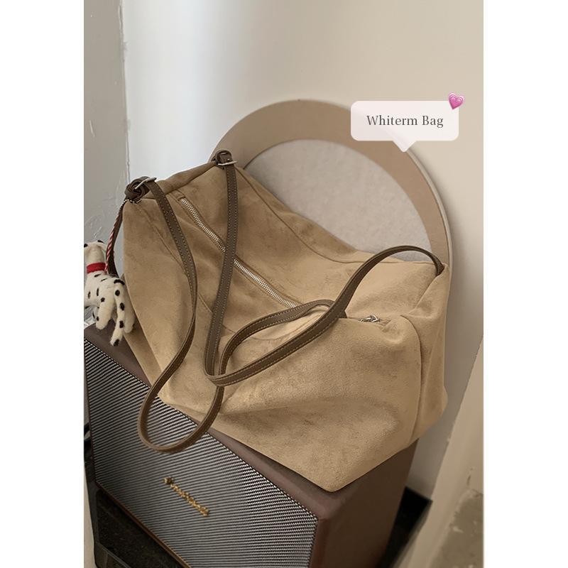 バッグ レディース 鞄 大容量 普段使い スエード調 ショルダー 枕型 カバン ブラック カーキ ブラウン