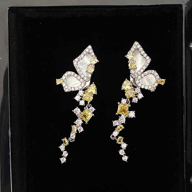 ピアス レディース 蝶 ジルコニア シェル 電気メッキ加工 イヤリング バタフライ 幾何学模様 ファッション 通勤 きれいめ エレガント 高見え ギフト