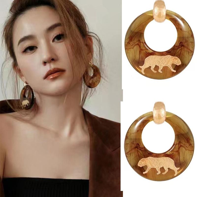 イヤリング レディース 高見え シルバーカラー 円形 幾何学模様 タイガー アニマル モチーフ ファッシ..