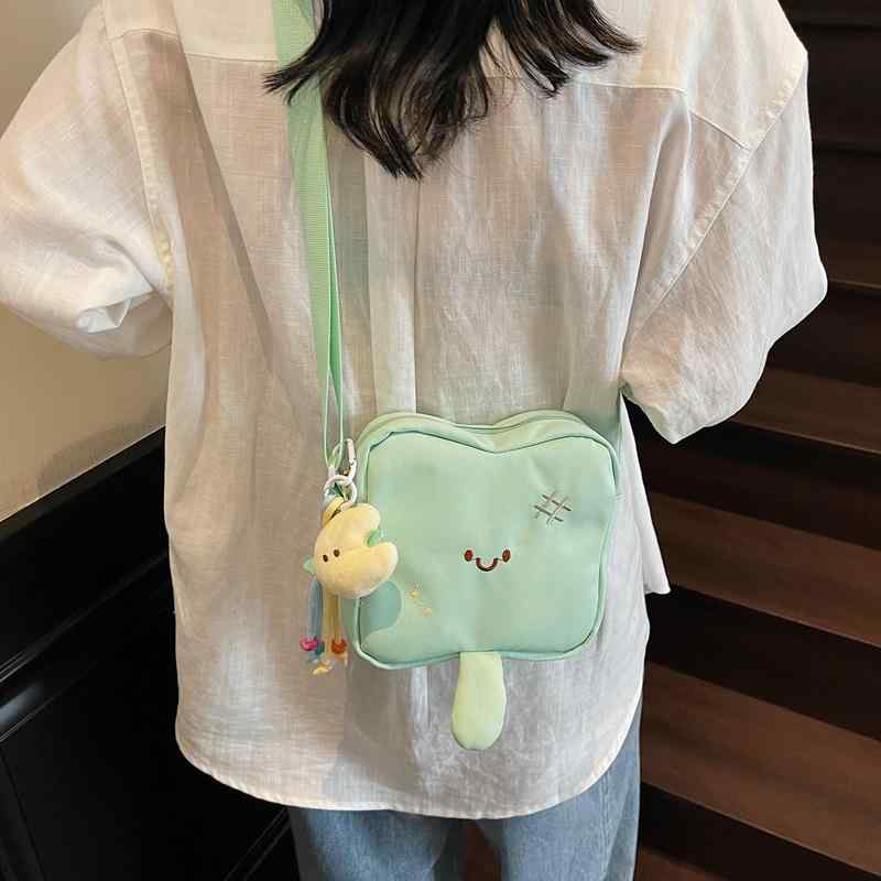 ショルダーバッグ レディース かわいい ナイロン 学生 スマホ 普段使い デイリー お出かけ ポシェット 斜めがけ バッグ インナーポケット付き グリーン イエロー ホワイト