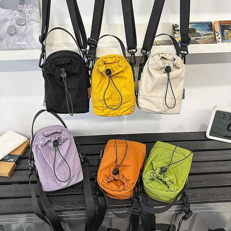 ショルダーバッグ 男性用 軽量 撥水 多機能 ワークバッグ スマホポーチ 無地 バケットバッグ 斜めがけ ..