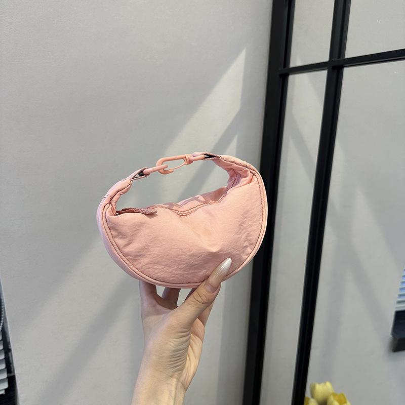 ミニバッグ レディース 撥水 ショルダーバッグ ハンドバッグ ナイロン 2way 水餃子型 鞄 斜めがけ アー..