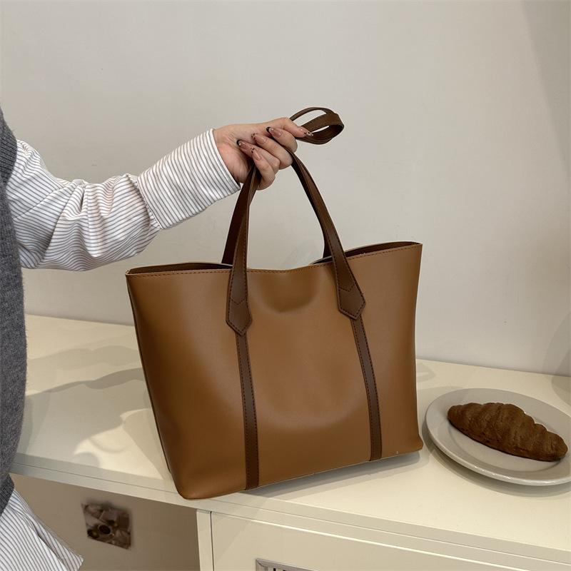 トートバッグ レディース 通勤 ショルダーバッグ 大容量 韓国風 おしゃれ PU レザー 鞄 カバン かばん シンプル 無地 カジュアル 黒 ブラック ブラウン ベージュ
