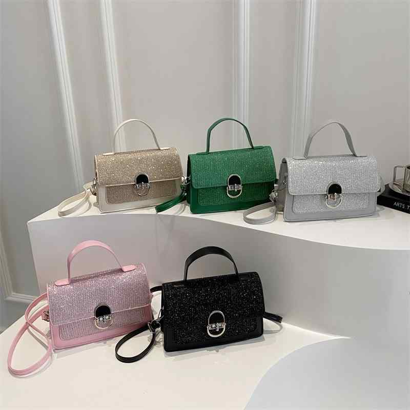 ショルダーバッグ レディース 秋冬 小さめ 斜めがけ シルバー ピンク系 ブラック 米白色 菱格柄 スクエア型 鞄 カバン デイリーユース