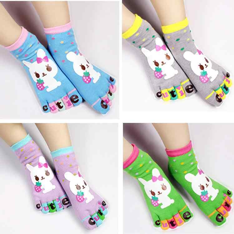 靴下 キッズ 子供用 五本指 ソックス 通気性 吸汗性 コットン 春秋冬 かわいい カートゥーン 14～16cm