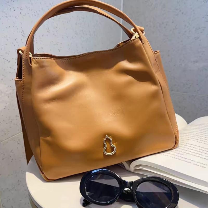 トートバッグ 牛革 2way ショルダーバッグ バケツ型 無地 タッセル 枇杷ブラウン ブラック 通勤 大容量..