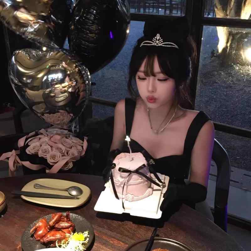 ヘアアクセサリー レディース 皇冠 クラウン カチューシャ ティアラ 高見え 結婚式 誕生日 パーティー イベント